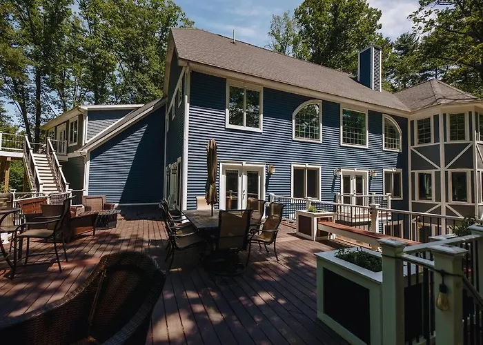 The Athena Hideaway - Hottub, Firepit, Lake & Racetrack
